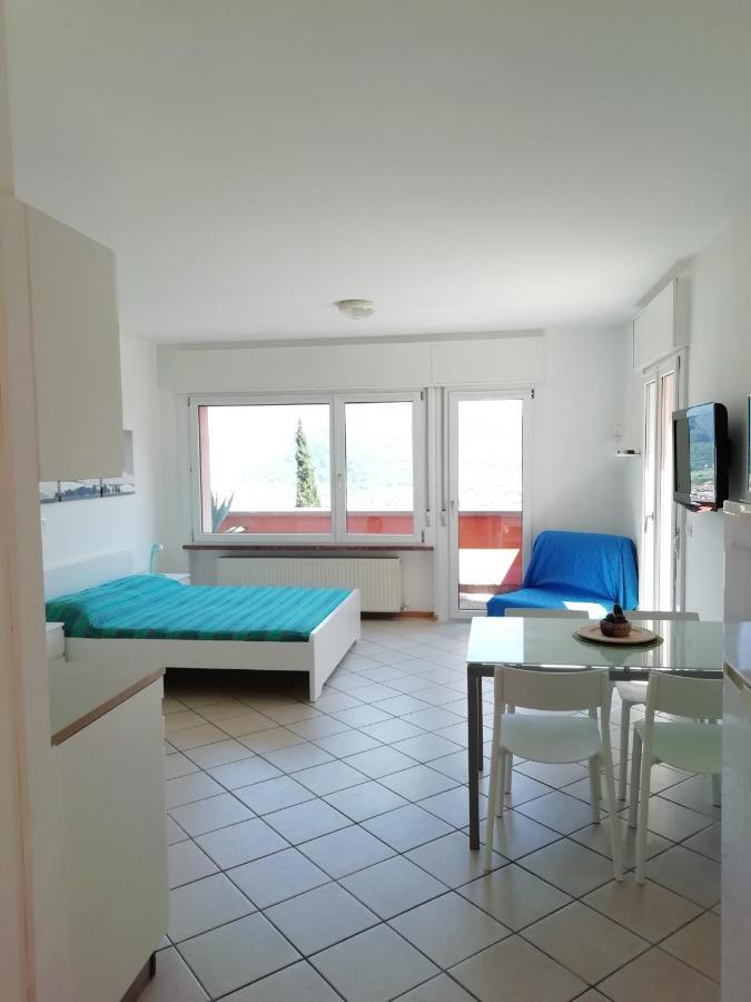 Lake & Castle View Apartment Riva del Garda Extérieur photo