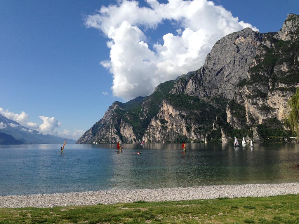 Lake & Castle View Apartment Riva del Garda Extérieur photo