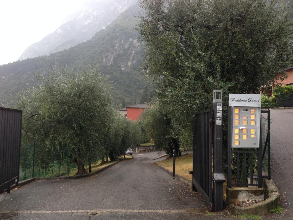 Lake & Castle View Apartment Riva del Garda Extérieur photo