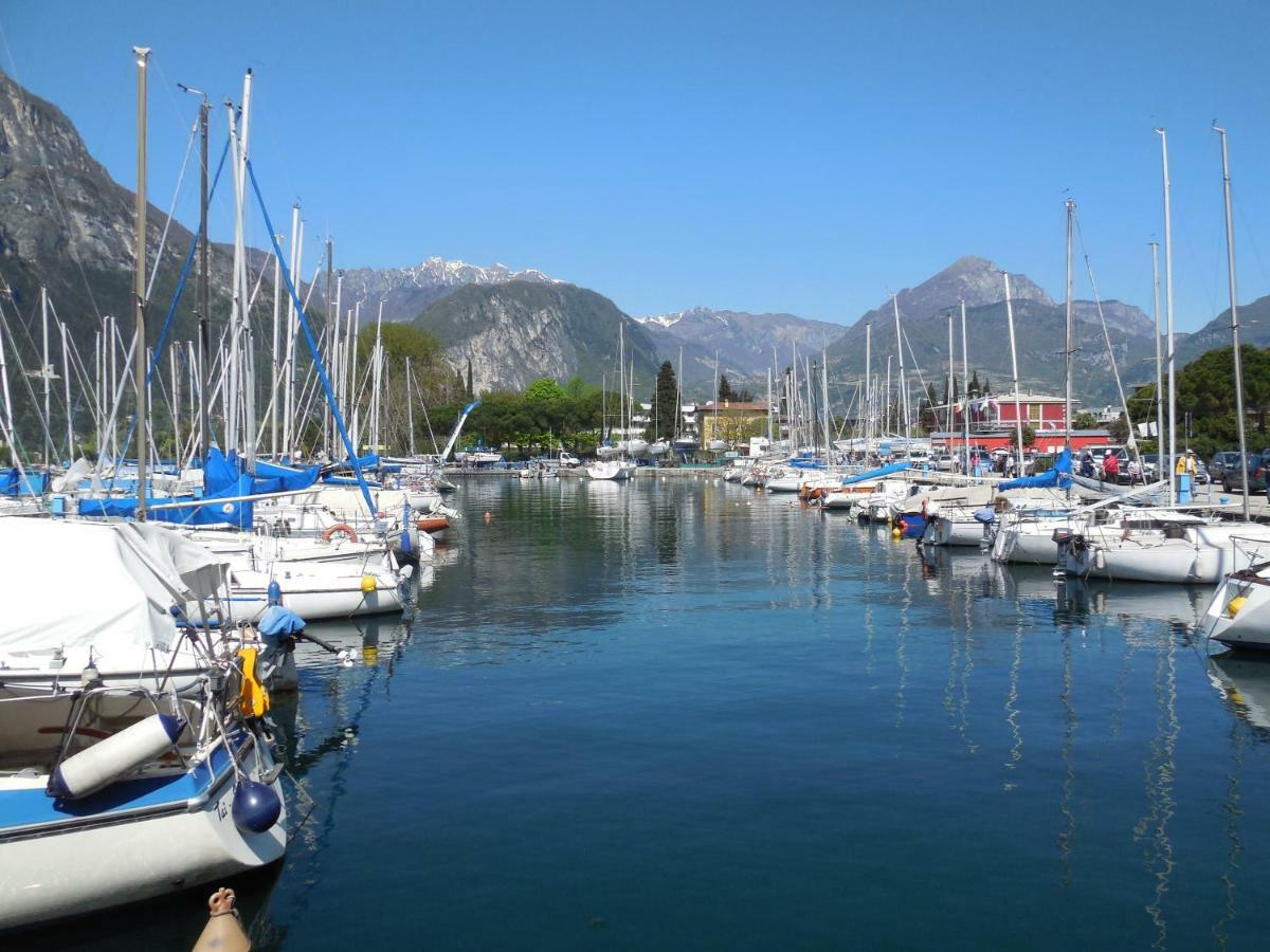 Lake & Castle View Apartment Riva del Garda Extérieur photo